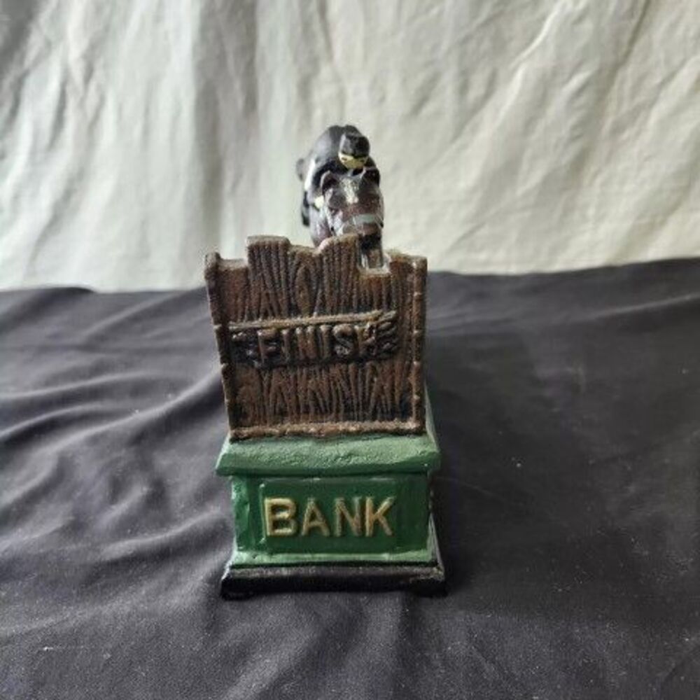 Design Toscano Equestrian Show Jumper Coin Bank 9 Inch SP1552 Green Base